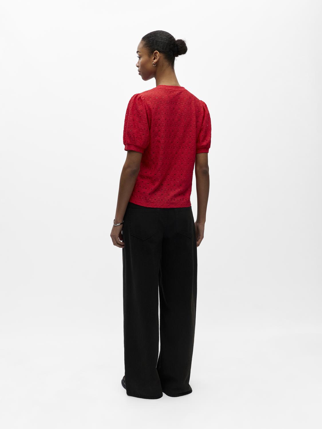 model_shot-back